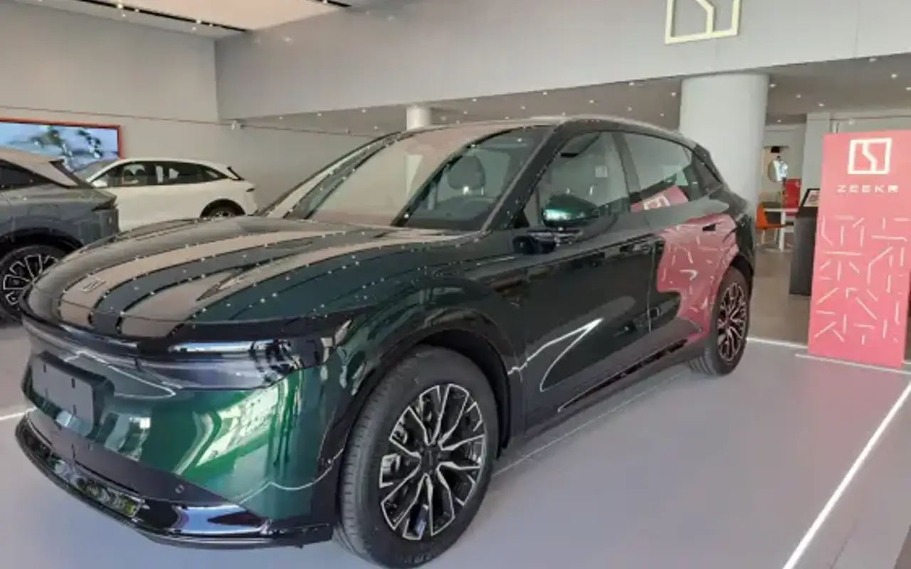 ZEEKR 7X 100 KW ELÉTRICO PREMIUM — foto 1 de 7