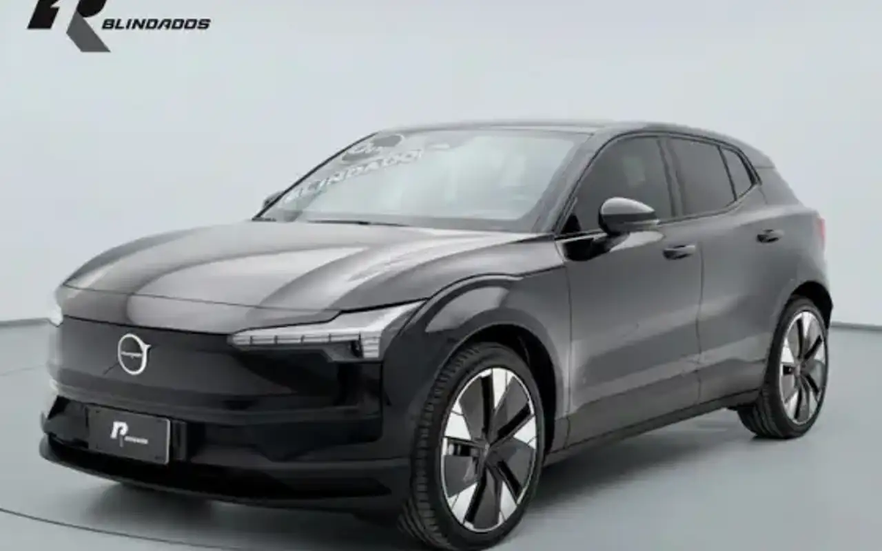 VOLVO EX30 69 KW ELÉTRICO ULTRA — foto 1 de 13