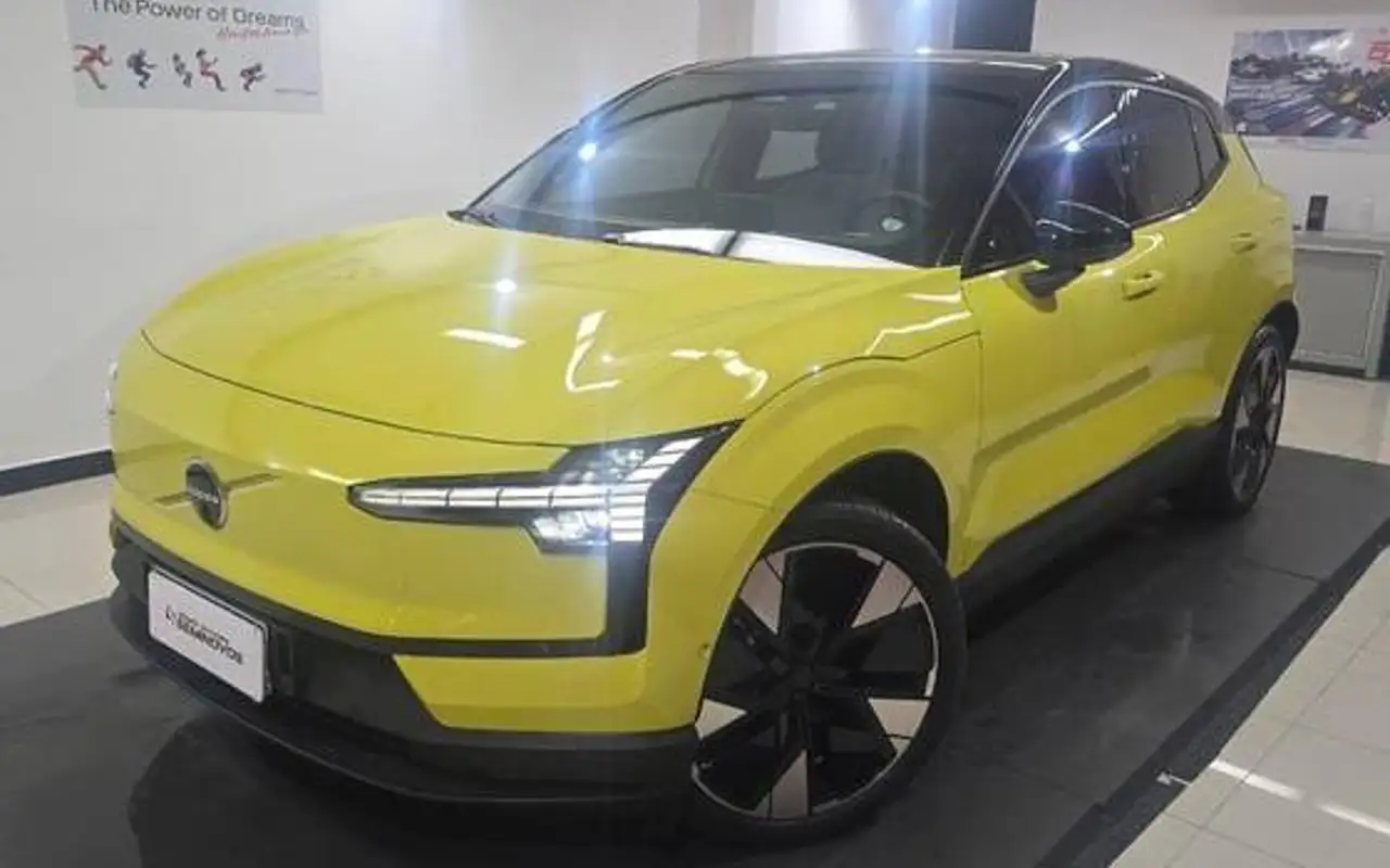VOLVO EX30 69 KW ELÉTRICO CORE — foto 1 de 14