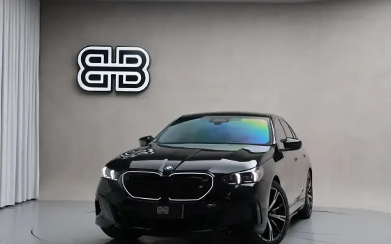 BMW i5 ELÉTRICO XDRIVE60 M SPORT — foto 1 de 9