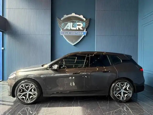 BMW iX ELÉTRICO XDRIVE40 em Curitiba, PR