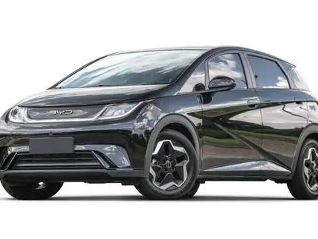 BYD DOLPHIN MINI 38 KW ELÉTRICO 5L em Brasília, DF