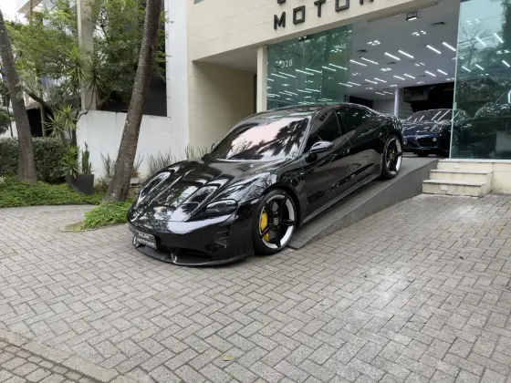 PORSCHE TAYCAN TURBO S ELÉTRICO em São Paulo, SP