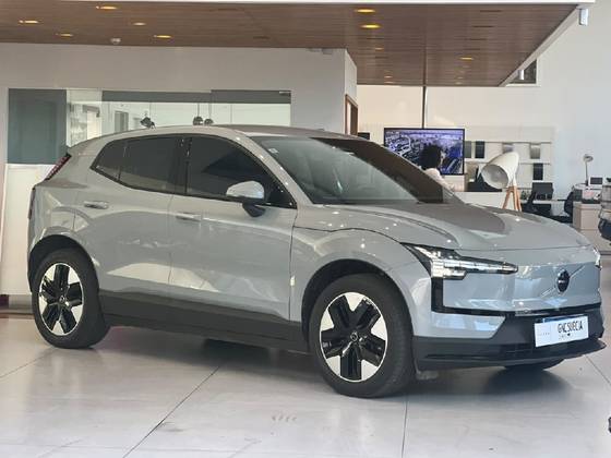 VOLVO EX30 69 KW ELÉTRICO CORE em Salvador, BA
