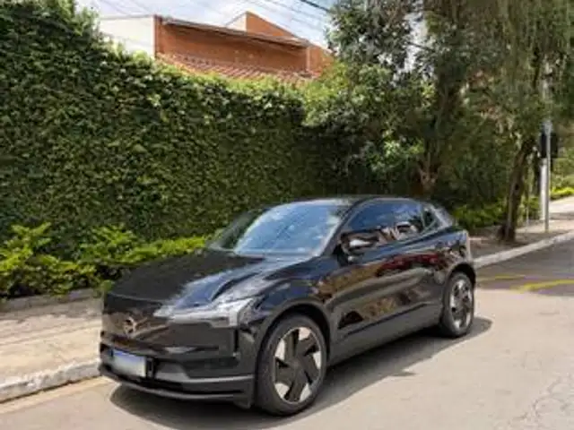 VOLVO EX30 69 KW ELÉTRICO PLUS em São Paulo, SP