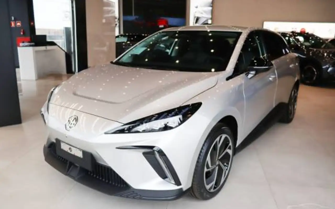 MG 4 64 KW ELÉTRICO LUXURY — foto 1 de 13