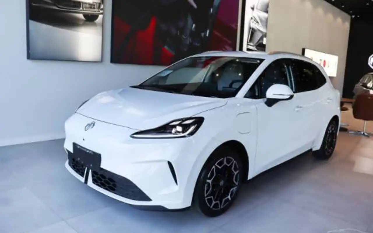 MG 4 URBAN 43 KW ELÉTRICO LUXURY — foto 1 de 13