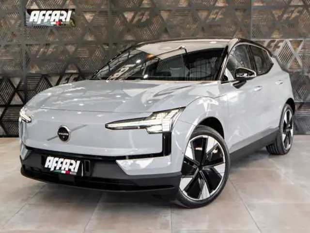 VOLVO EX30 69 KW ELÉTRICO ULTRA em Itajaí, SC