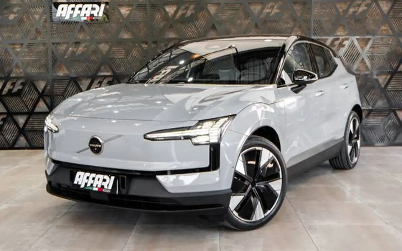 VOLVO EX30 69 KW ELÉTRICO ULTRA — foto 1 de 20