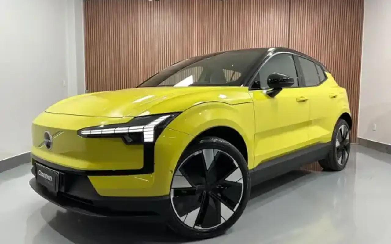 VOLVO EX30 69 KW ELÉTRICO ULTRA — foto 1 de 11
