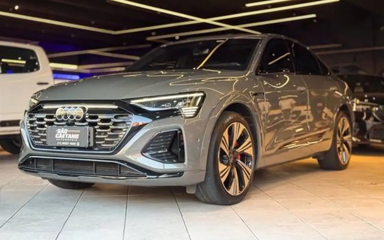 AUDI Q8 E-TRON 55 ELÉTRICO SPORTBACK PERFORMANCE BLACK QUATTRO — foto 1 de 17