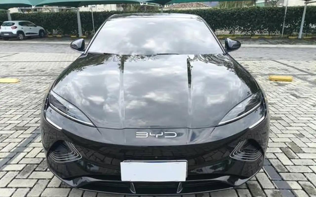 BYD SEAL 82,5 KW ELÉTRICO AWD — foto 1 de 10