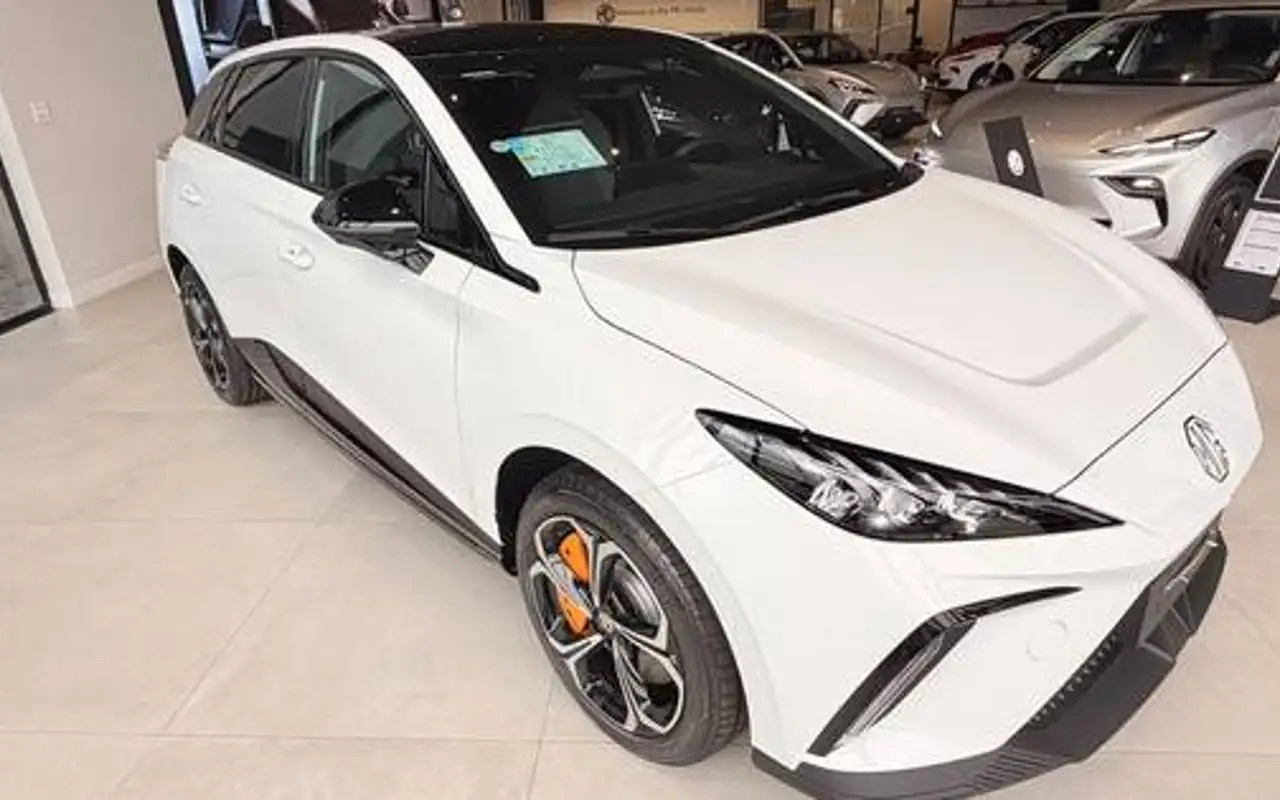 MG 4 64 KW ELÉTRICO X-POWER — foto 1 de 4