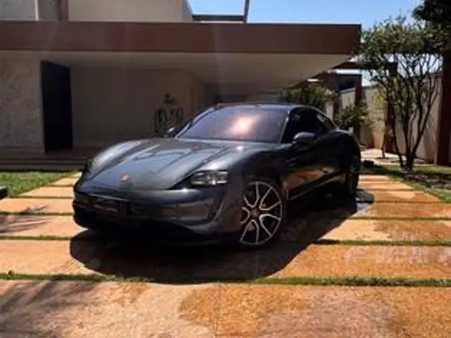 PORSCHE TAYCAN 4S ELÉTRICO em Brasília, DF