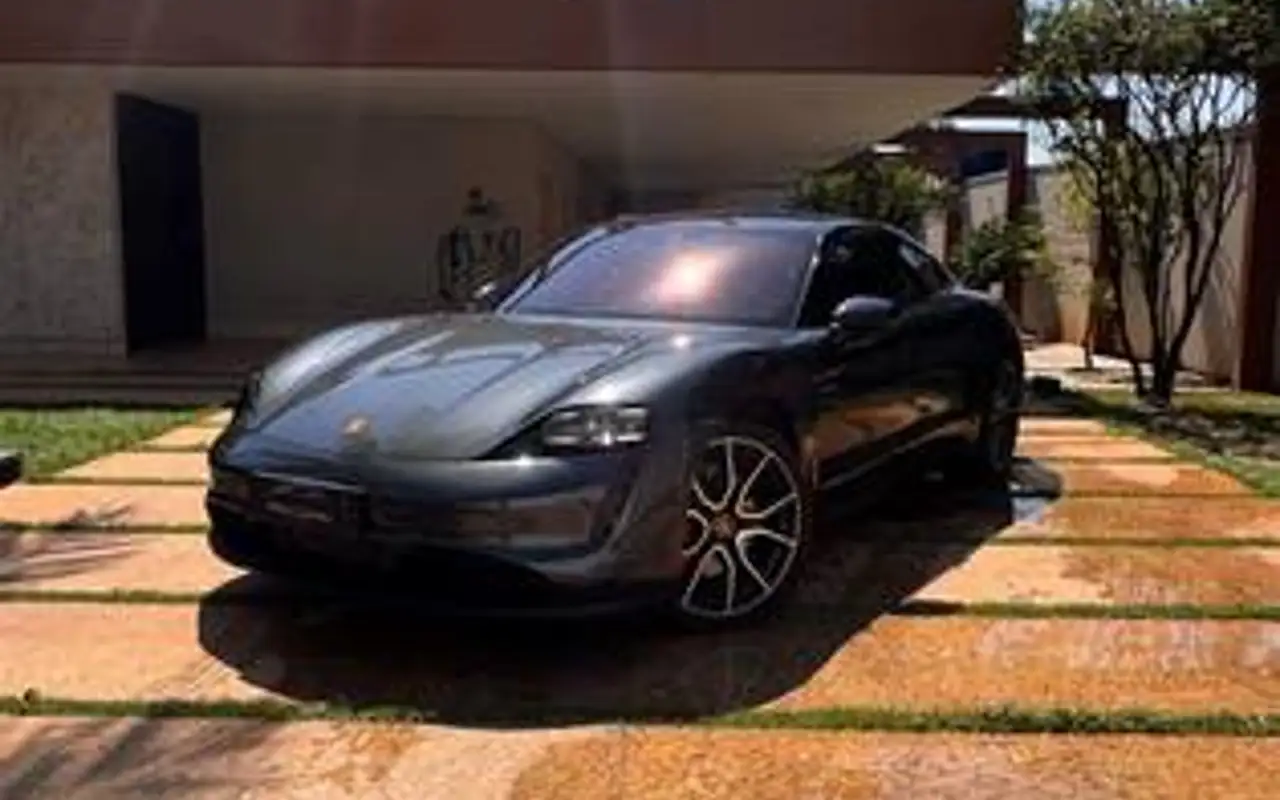 PORSCHE TAYCAN 4S ELÉTRICO — foto 1 de 8