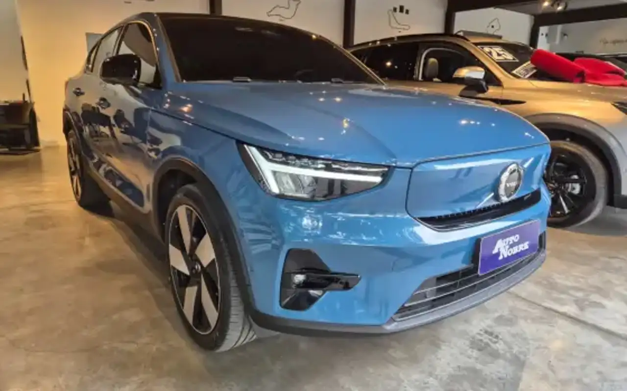 VOLVO C40 P8 RECHARGE TWIN ELECTRIC ULTIMATE AWD — foto 1 de 18
