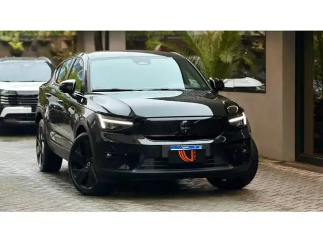 VOLVO EC40 P8 RECHARGE TWIN ELECTRIC ULTRA BLACK EDITION AWD em Santo André, SP