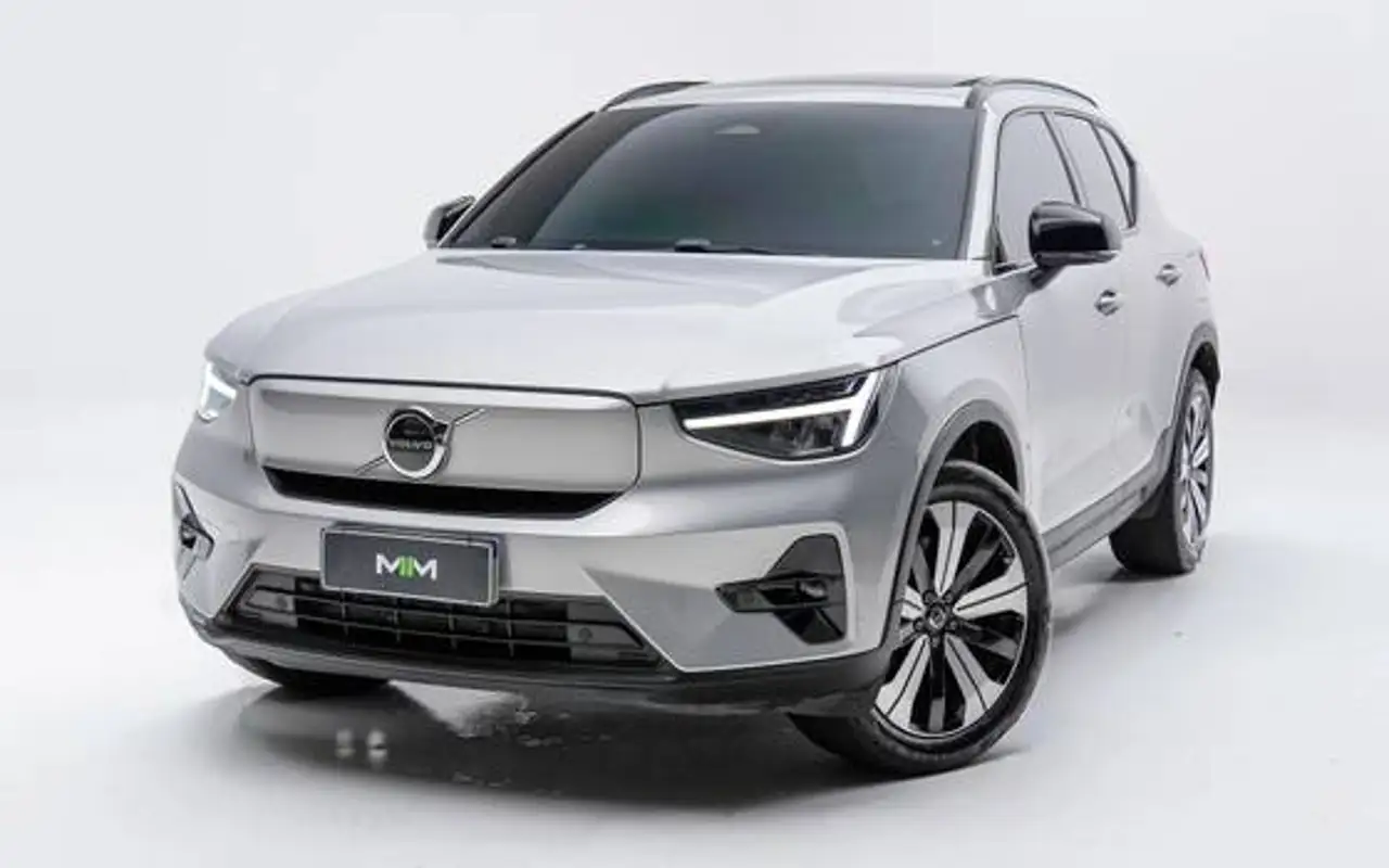 VOLVO XC40 P6 RECHARGE ELECTRIC PLUS — foto 1 de 15