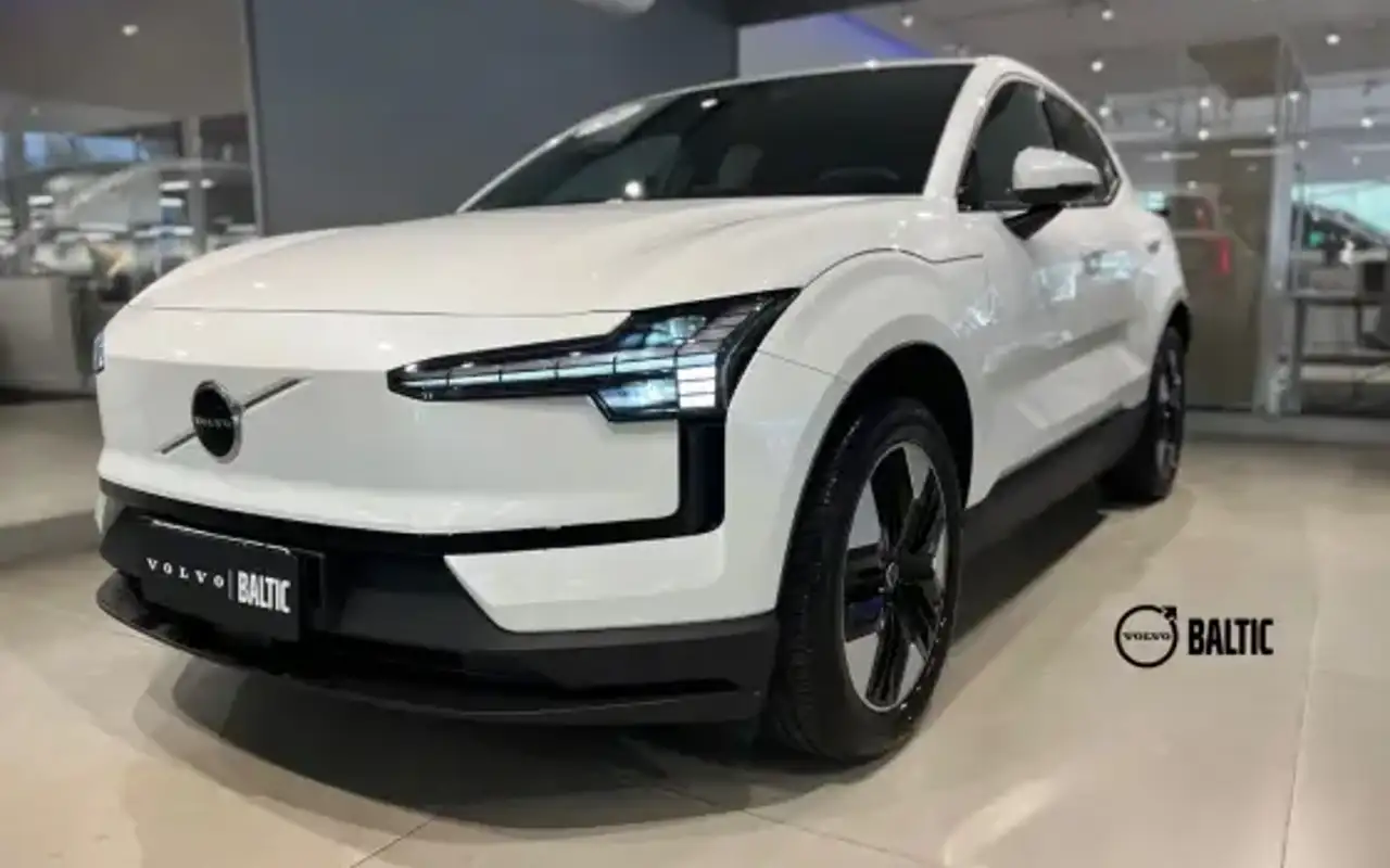 VOLVO EX30 69 KW ELÉTRICO CORE — foto 1 de 10
