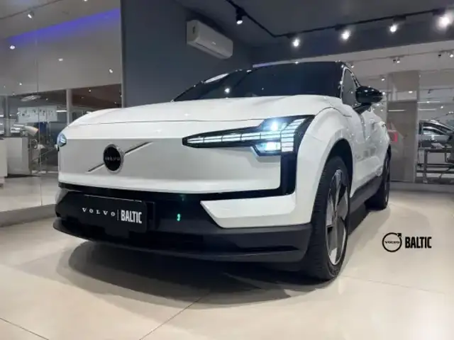 VOLVO EX30 69 KW ELÉTRICO PLUS em Santos, SP