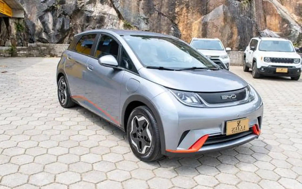 BYD DOLPHIN 44,9 KW ELÉTRICO — foto 1 de 20