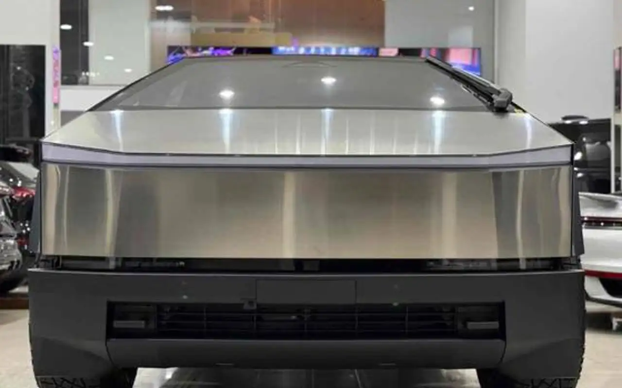 TESLA CYBERTRUCK 122,4 KW ELÉTRICO LONG RANGE RWD — foto 1 de 10