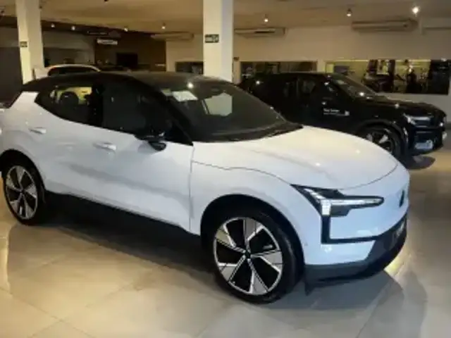 VOLVO EX30 69 KW ELÉTRICO PERFORMANCE ULTRA em Goiânia, GO