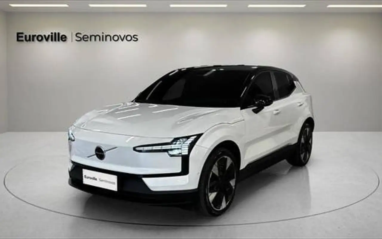 VOLVO EX30 69 KW ELÉTRICO ULTRA — foto 1 de 15