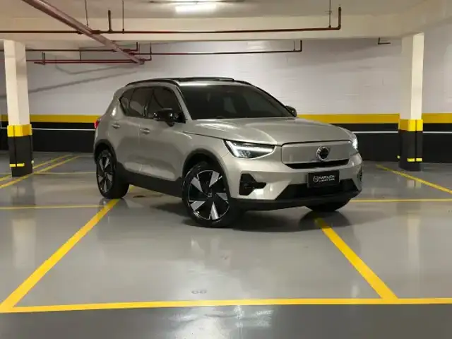 VOLVO XC40 P6 RECHARGE ELECTRIC PLUS em São Paulo, SP