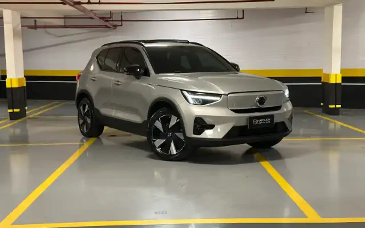 VOLVO XC40 P6 RECHARGE ELECTRIC PLUS — foto 1 de 20