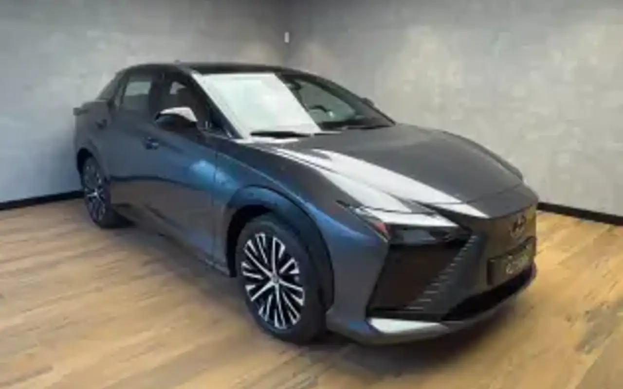 LEXUS RZ 500e 77 KW ELÉTRICO AWD — foto 1 de 20