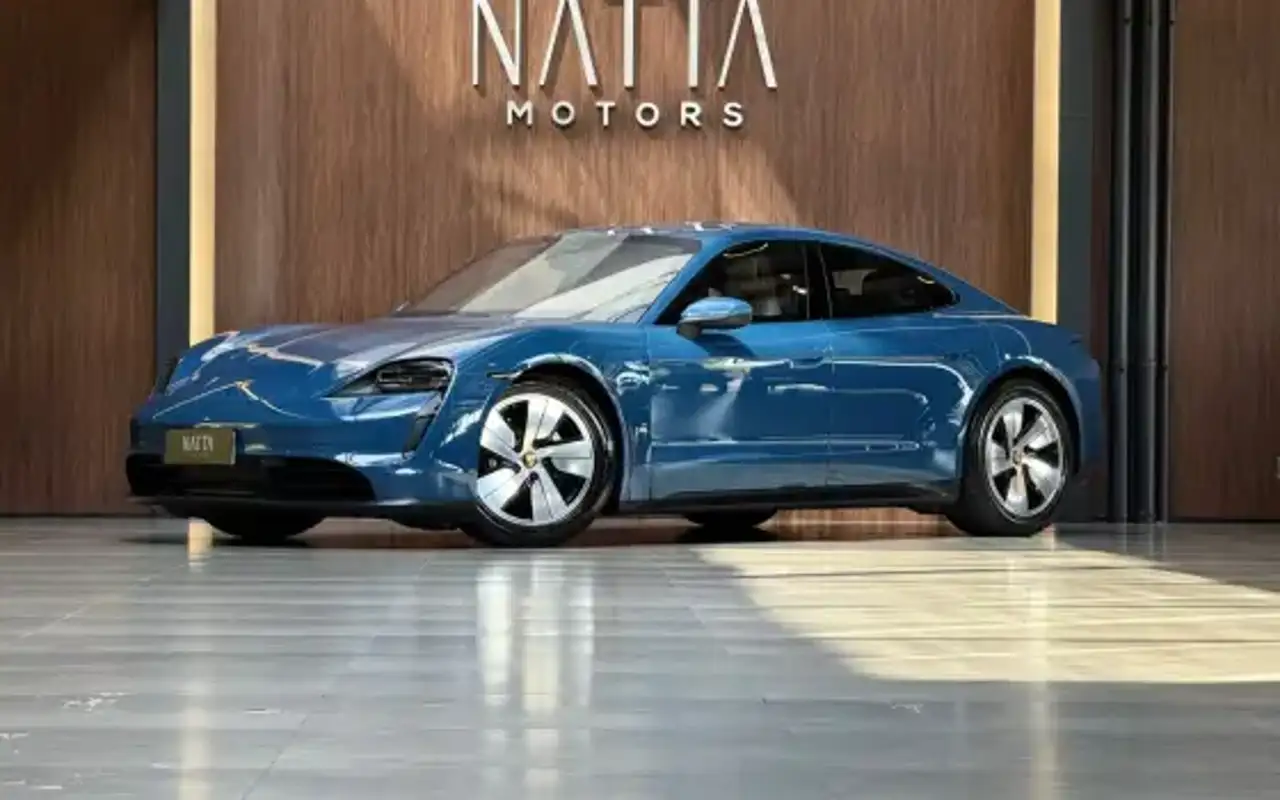 PORSCHE TAYCAN ELÉTRICO — foto 1 de 20