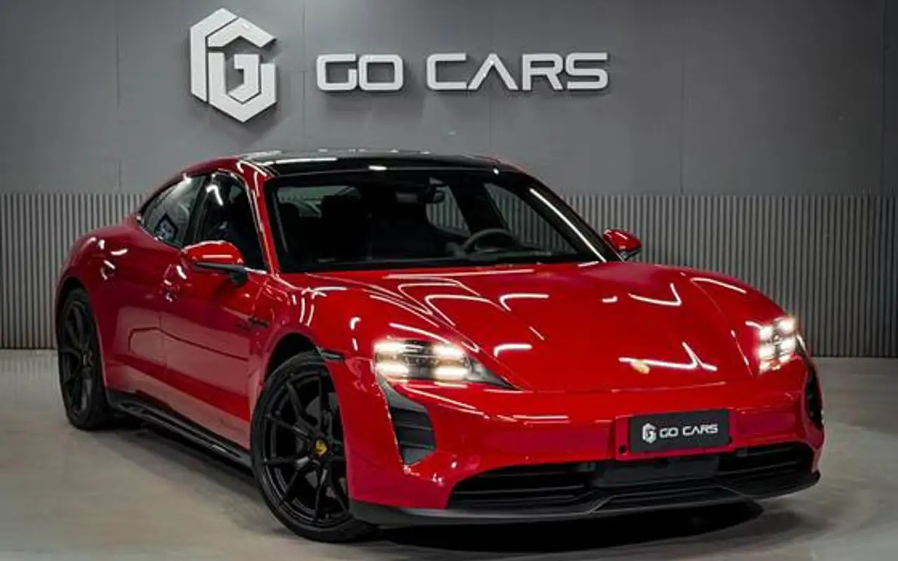 PORSCHE TAYCAN GTS ELÉTRICO — foto 1 de 16