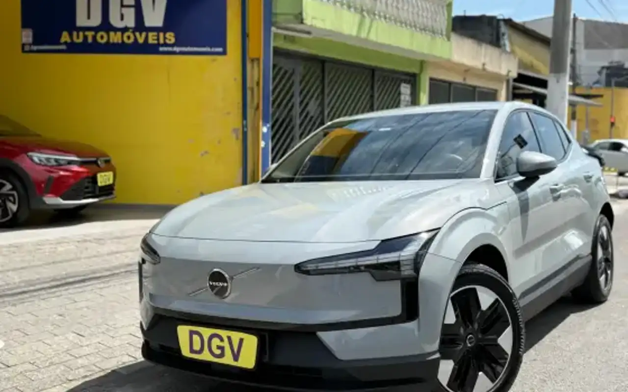 VOLVO EX30 69 KW ELÉTRICO CORE — foto 1 de 20