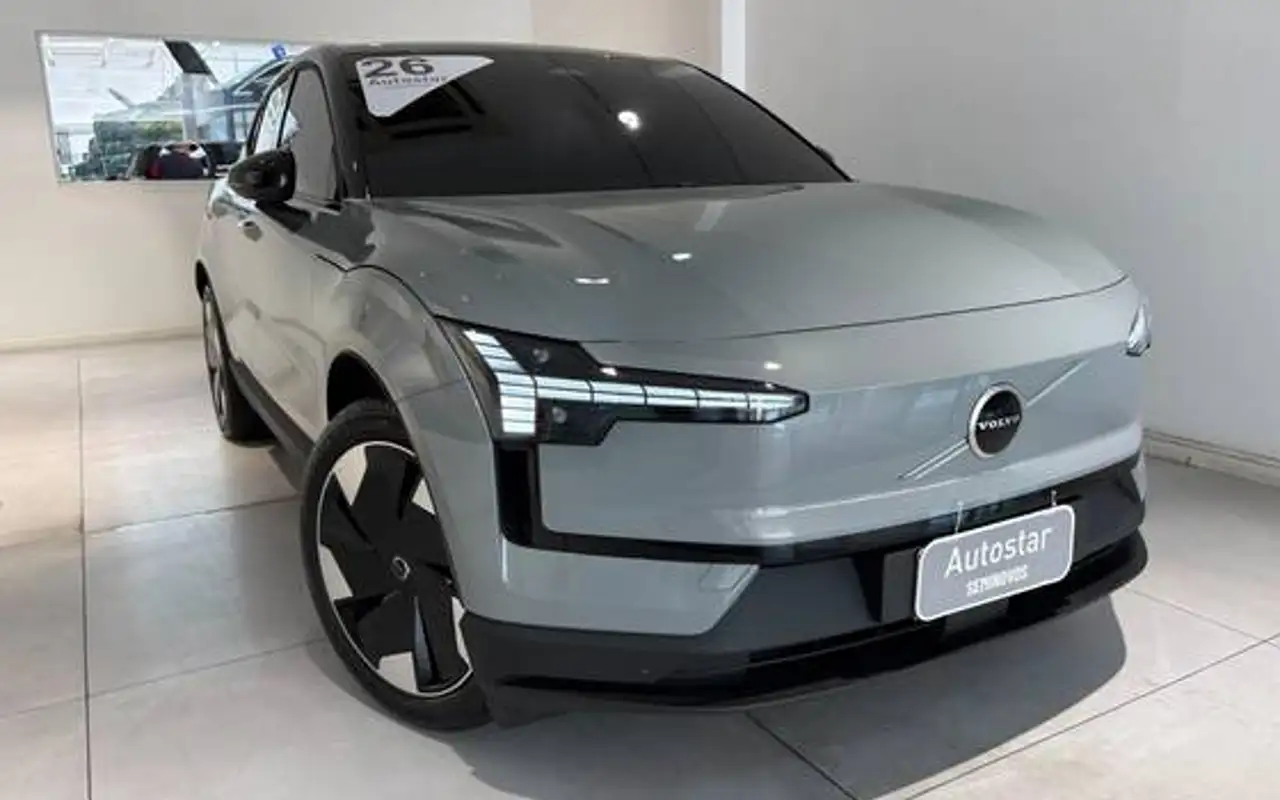VOLVO EX30 69 KW ELÉTRICO PLUS — foto 1 de 13