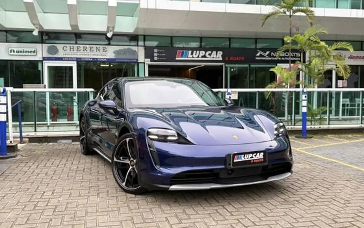 PORSCHE TAYCAN 4 CROSS TURISMO ELÉTRICO — foto 1 de 18