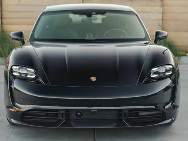 PORSCHE TAYCAN ELÉTRICO em Sete Lagoas, MG