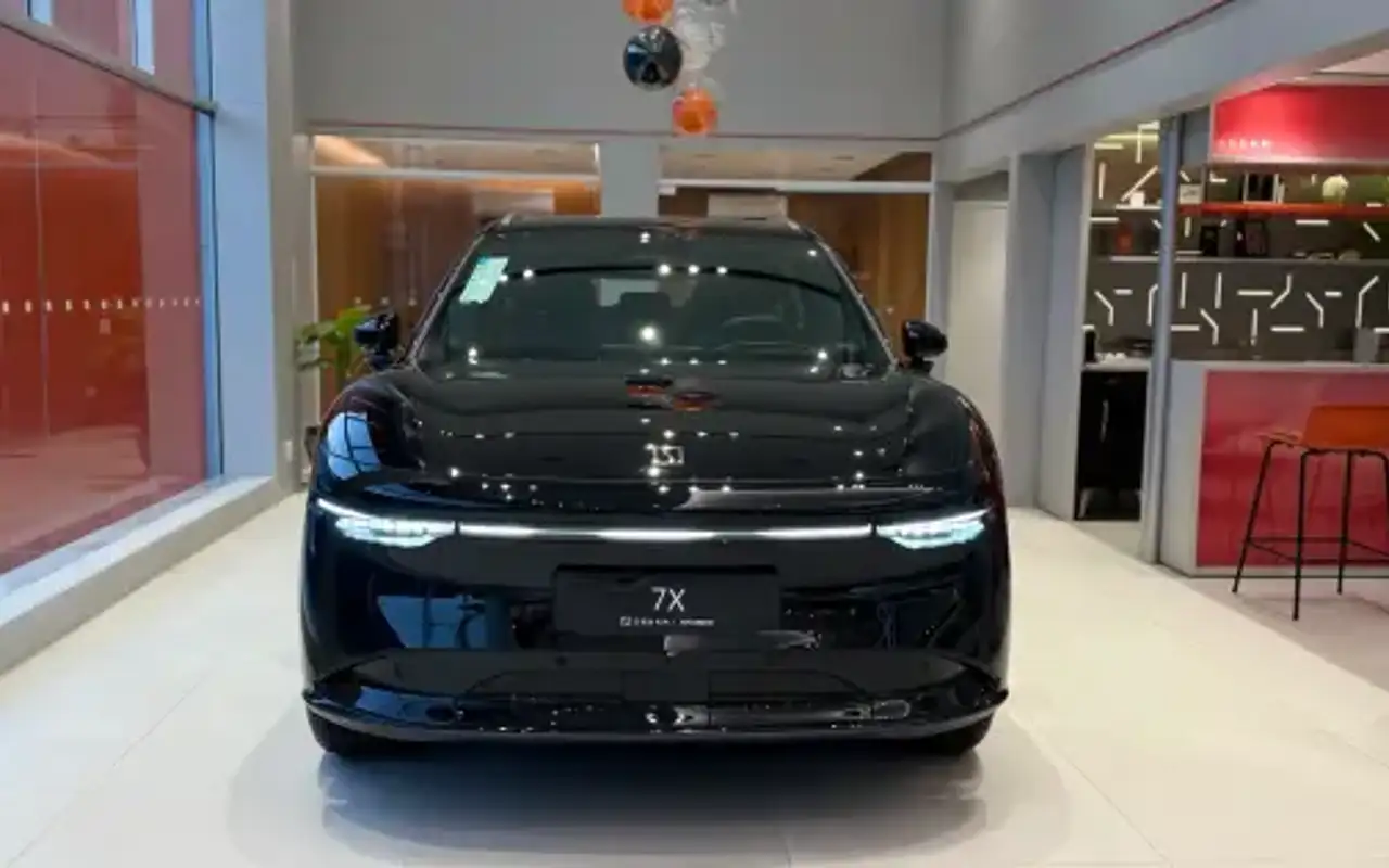 ZEEKR 7X 100 KW ELÉTRICO PREMIUM — foto 1 de 20