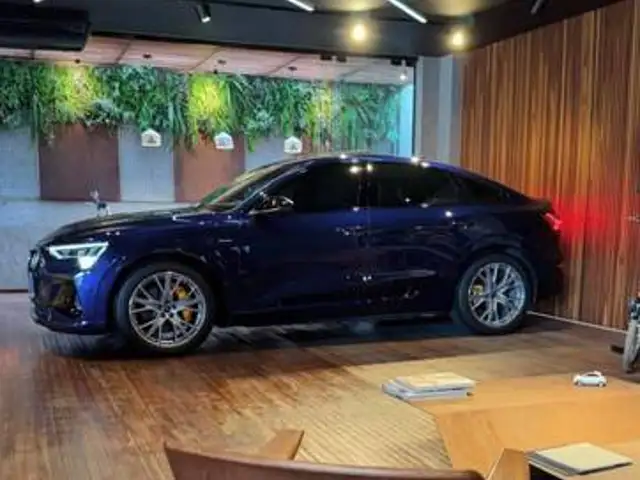 AUDI E-TRON ELÉTRICO SPORTBACK PERFORMANCE BLACK QUATTRO em Maringá, PR