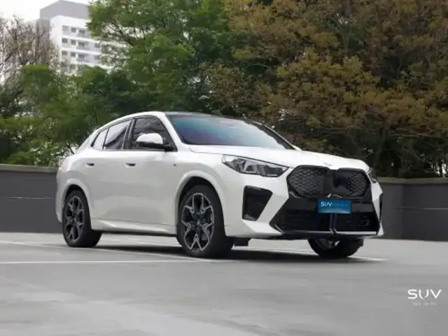 BMW iX2 64,8 KW ELÉTRICO XDRIVE30 M SPORT em São Paulo, SP