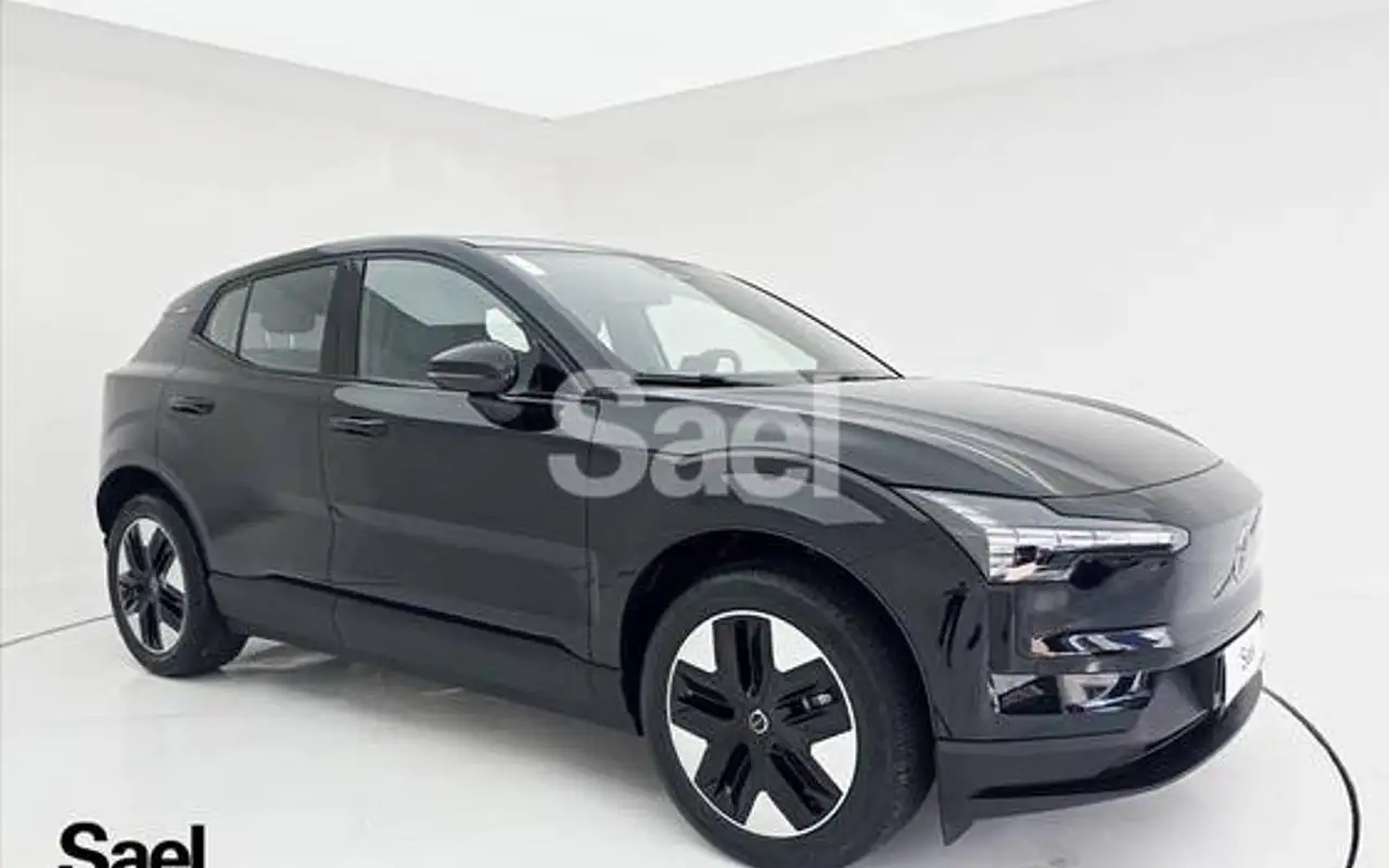 VOLVO EX30 51 KW ELÉTRICO CORE — foto 1 de 16
