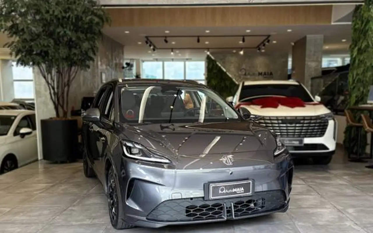 MG 4 URBAN 43 KW ELÉTRICO LUXURY — foto 1 de 20