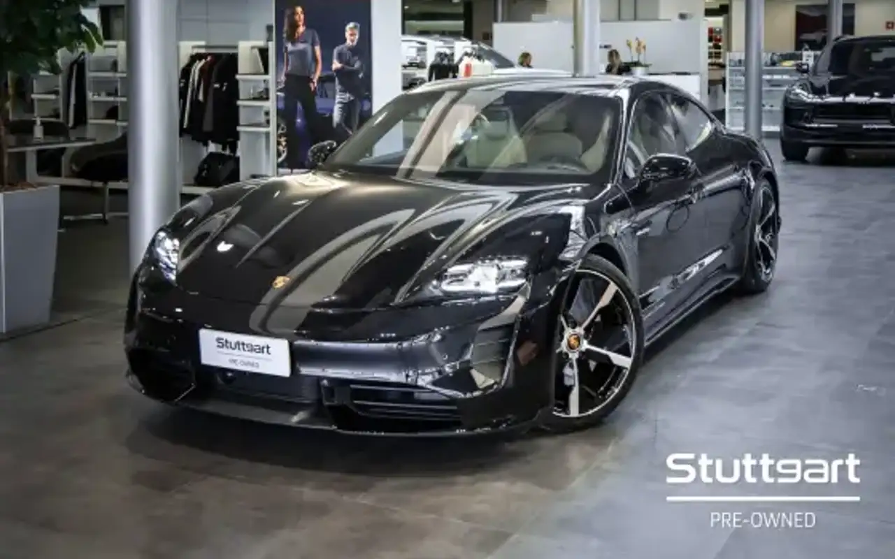 PORSCHE TAYCAN TURBO ELÉTRICO — foto 1 de 20