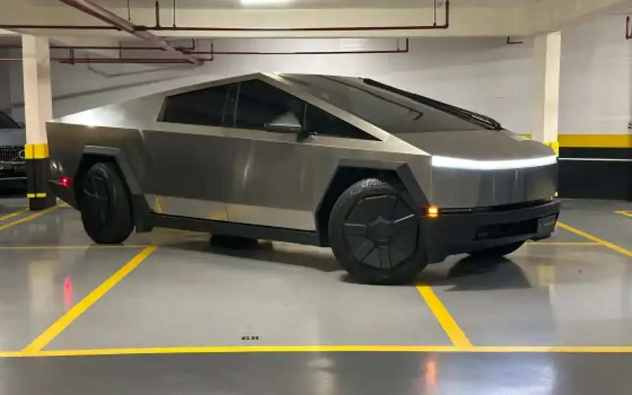TESLA CYBERTRUCK 122,4 KW ELÉTRICO AWD — foto 1 de 20