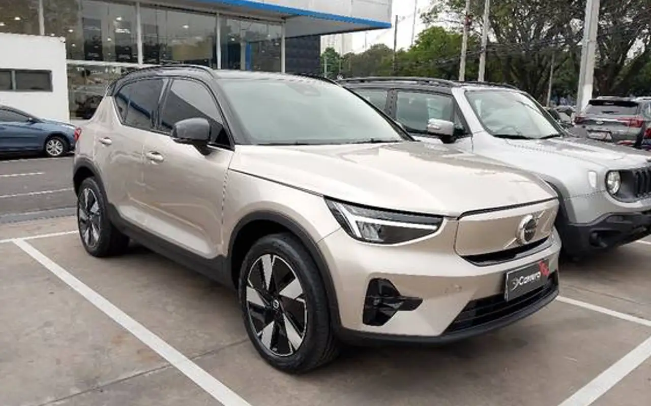 VOLVO XC40 P6 RECHARGE ELECTRIC PLUS — foto 1 de 14