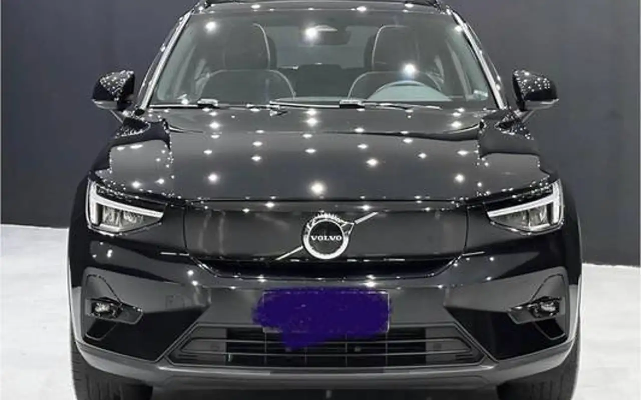VOLVO XC40 P6 RECHARGE ELECTRIC PLUS — foto 1 de 8