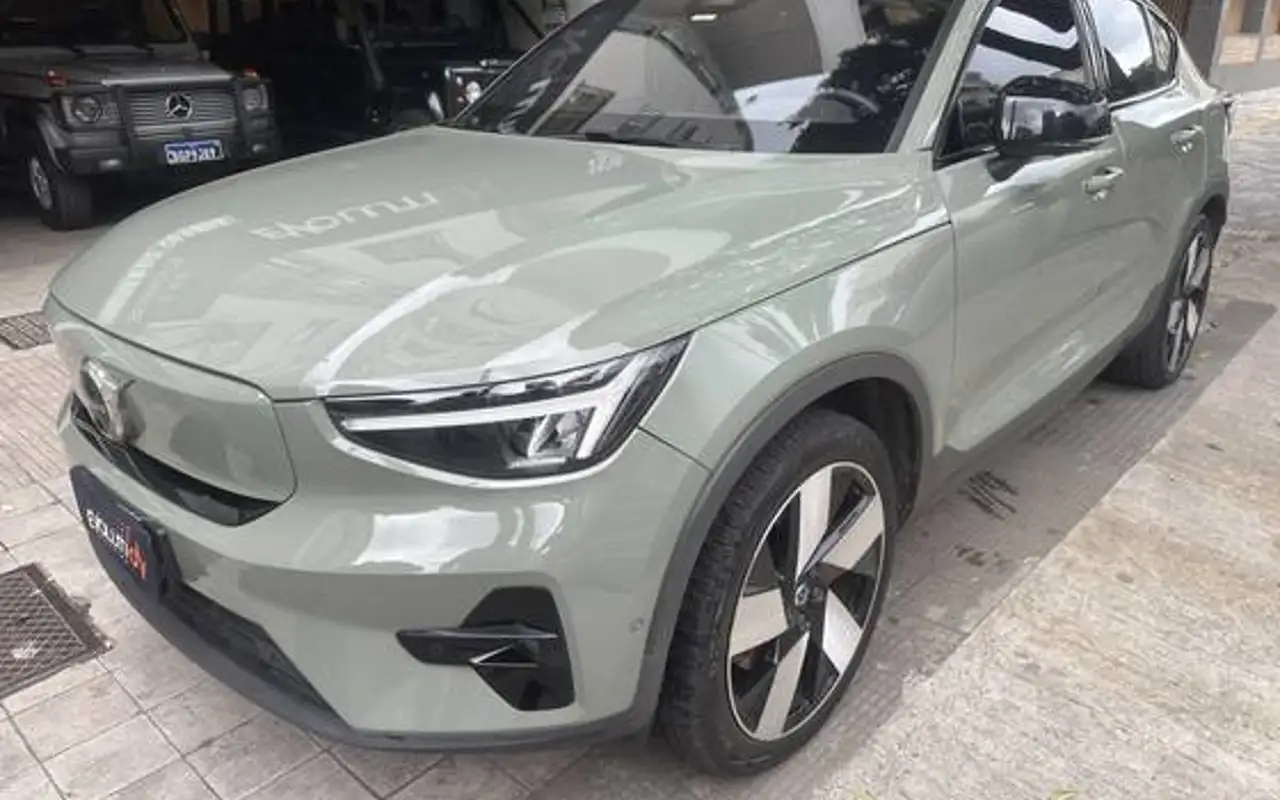 VOLVO C40 P8 RECHARGE TWIN ELECTRIC ULTIMATE AWD — foto 1 de 11