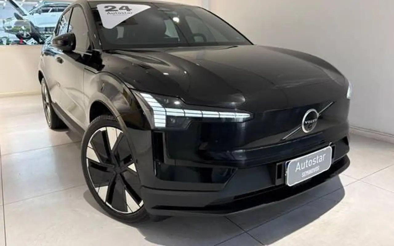 VOLVO EX30 69 KW ELÉTRICO ULTRA — foto 1 de 14