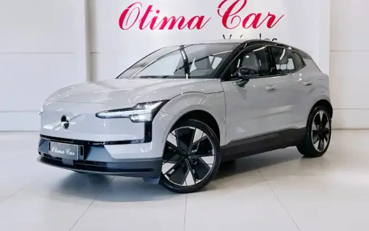 VOLVO EX30 69 KW ELÉTRICO ULTRA — foto 1 de 20