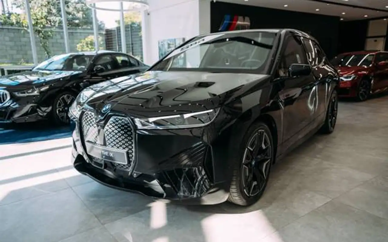 BMW iX ELÉTRICO XDRIVE50 SPORT — foto 1 de 19